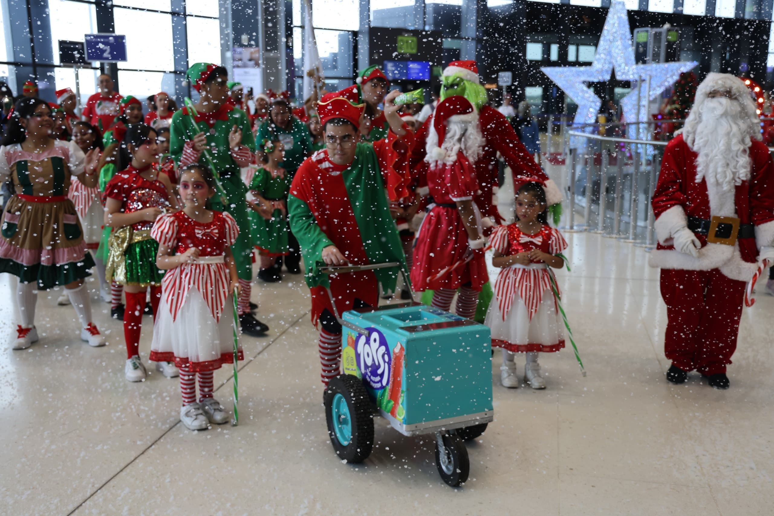 El Aeropuerto Internacional de Tocumen celebra el desfile “Navidad en la Puerta de las Américas” - 2